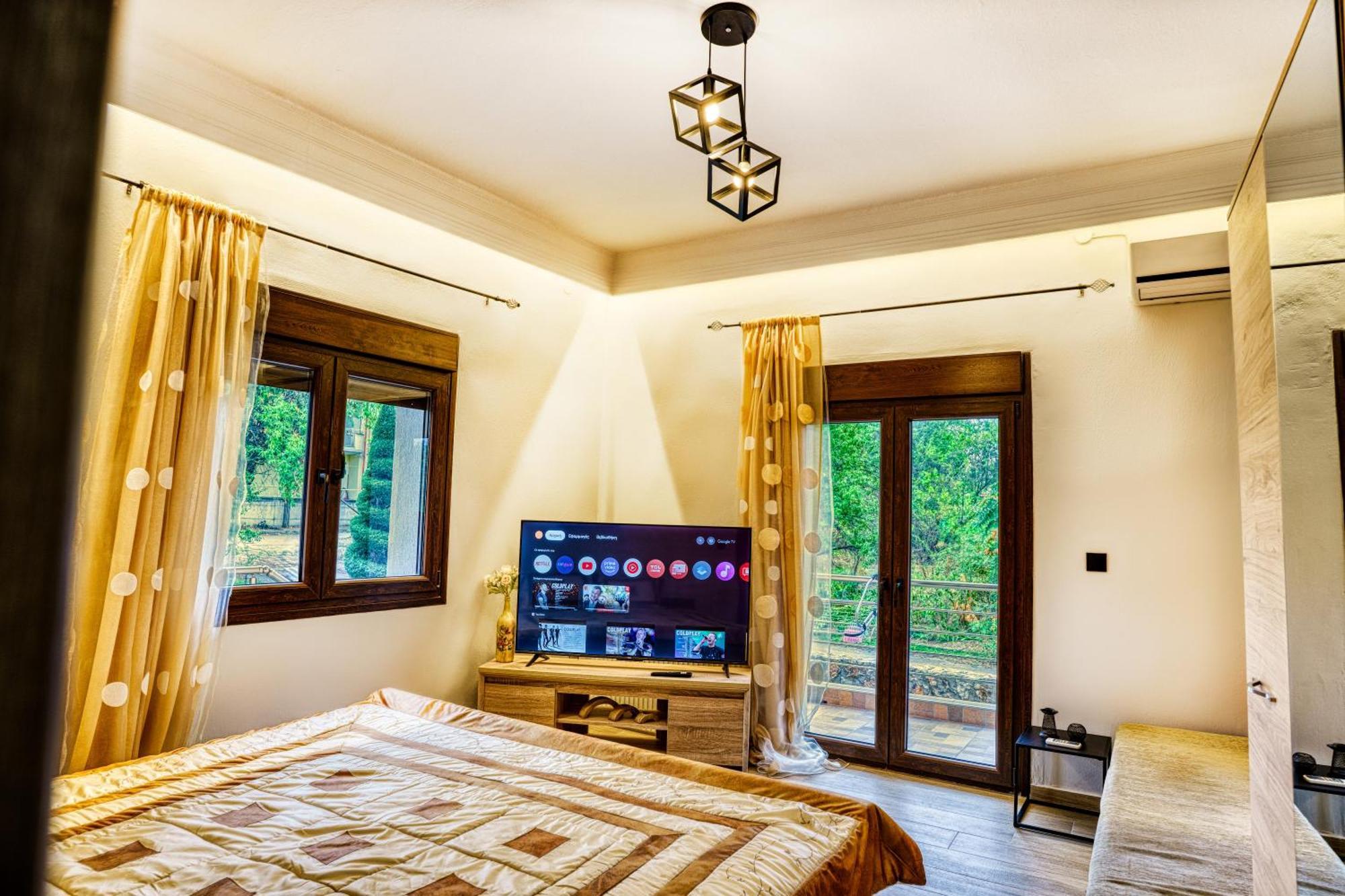 אמינטיו Four Lakes Luxury Suites מראה חיצוני תמונה
